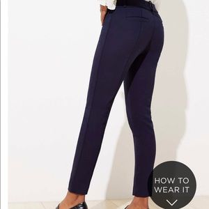 👖 Loft NWT Navy Blue Pleated pants